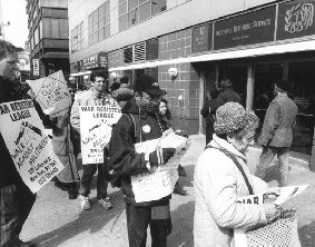 IRS picket (Mar5).GIF (72421 bytes)