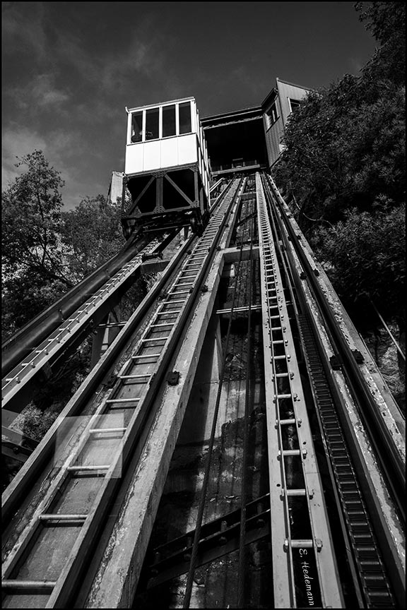 descending funicular car